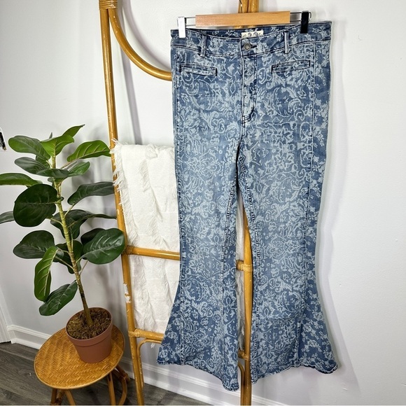 Free People Patterned Paisley Wide Leg Jeans sz 32 - Picture 1 of 6